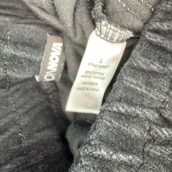 Box with Clothes Different Brands Like Who What Wear, Fashion Nova. - Picture 7 of 13